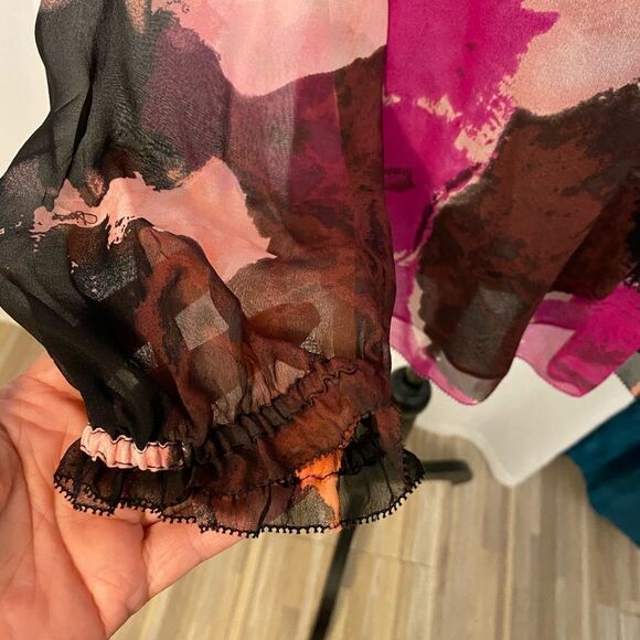 Diane Von Furstenberg 100% silk blouse, size 6 - Picture 5 of 10